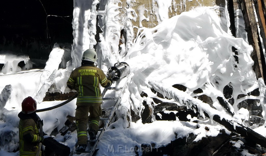 Grossfeuer Einfamilienhaus Siegburg Muehlengrabenstr P1436.JPG - Miklos Laubert